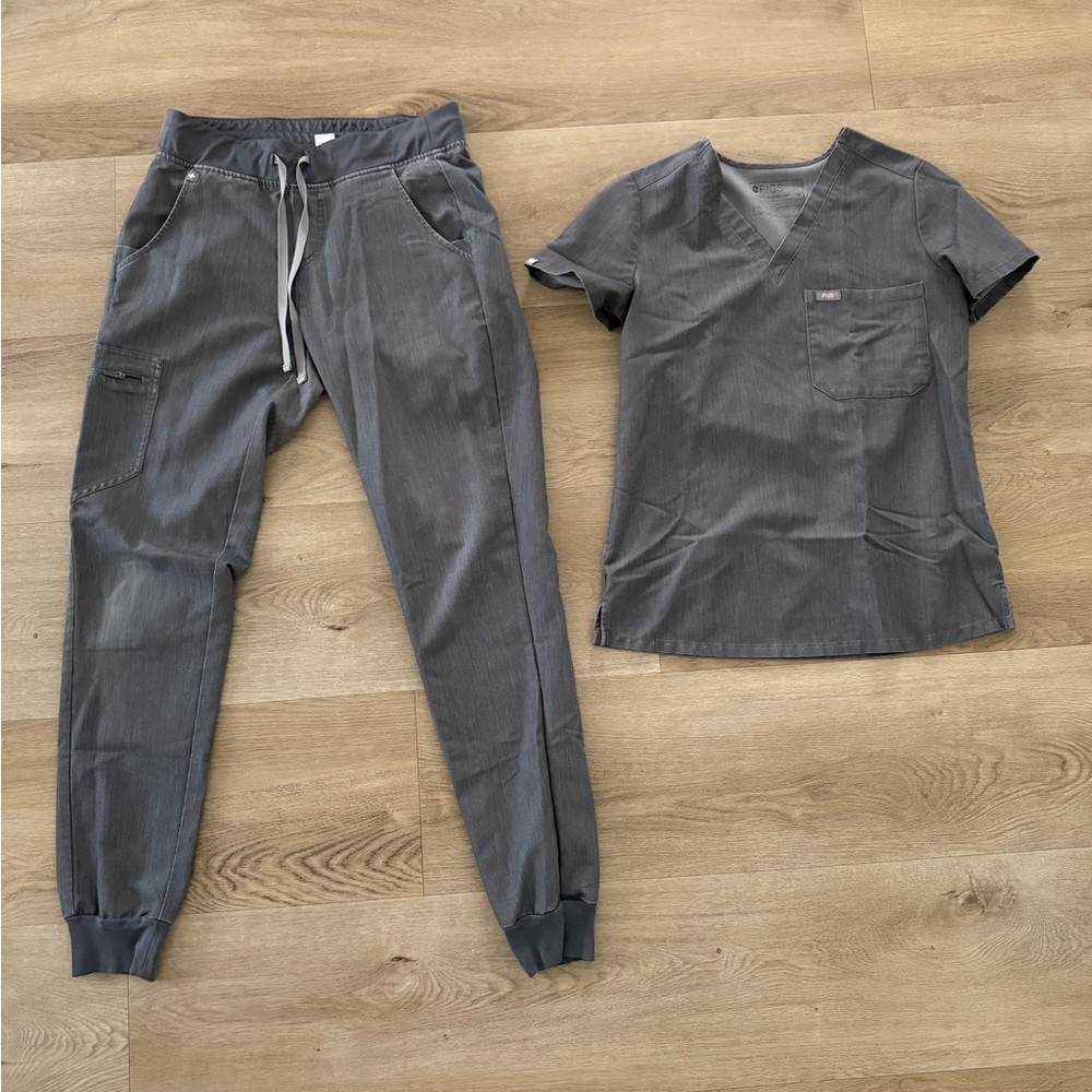 FIGS Graphite Scrub Top Small with Jogger Pants Small Tall